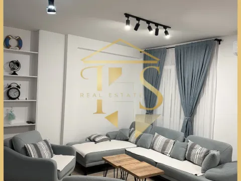 Izdavanje, trosoban stan, 100m², Mažina, Tivat - image 2