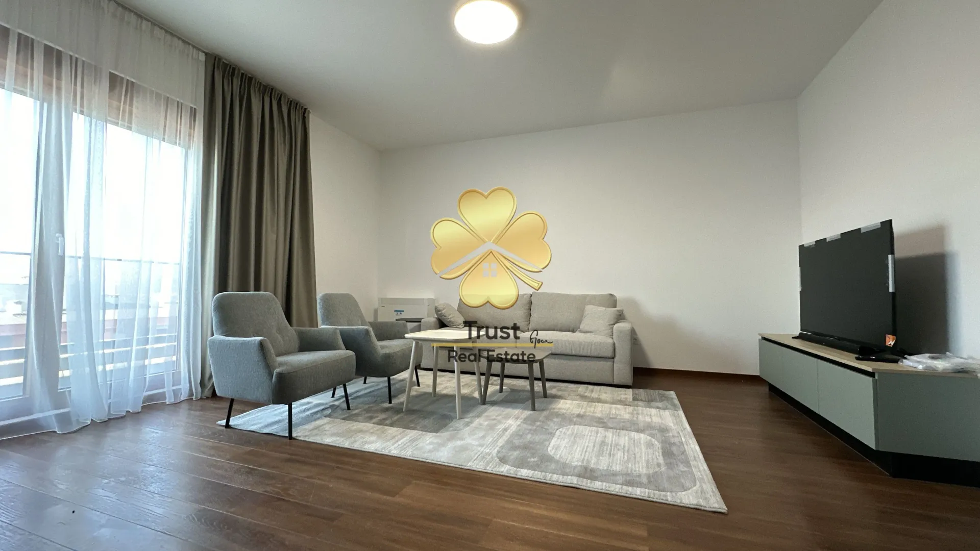 Izdavanje, četvorosoban stan, 135m², Master Kvart, Podgorica