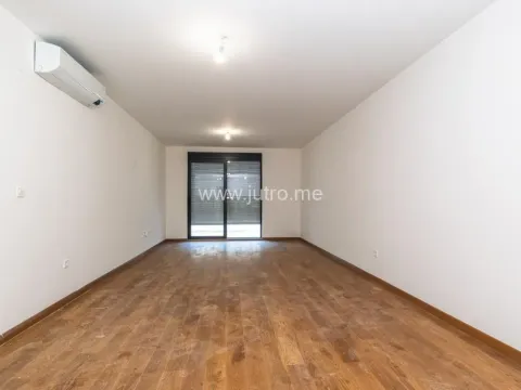 Stan in Tološka šuma