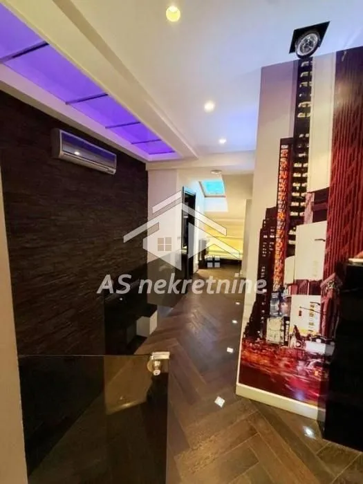 Prodaja, četvorosoban stan, 117m², Vračar Sve Podlokacije, Beograd