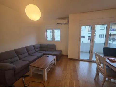 Izdavanje, dvosoban stan, 75m², Stara Varoš, Podgorica - image 4