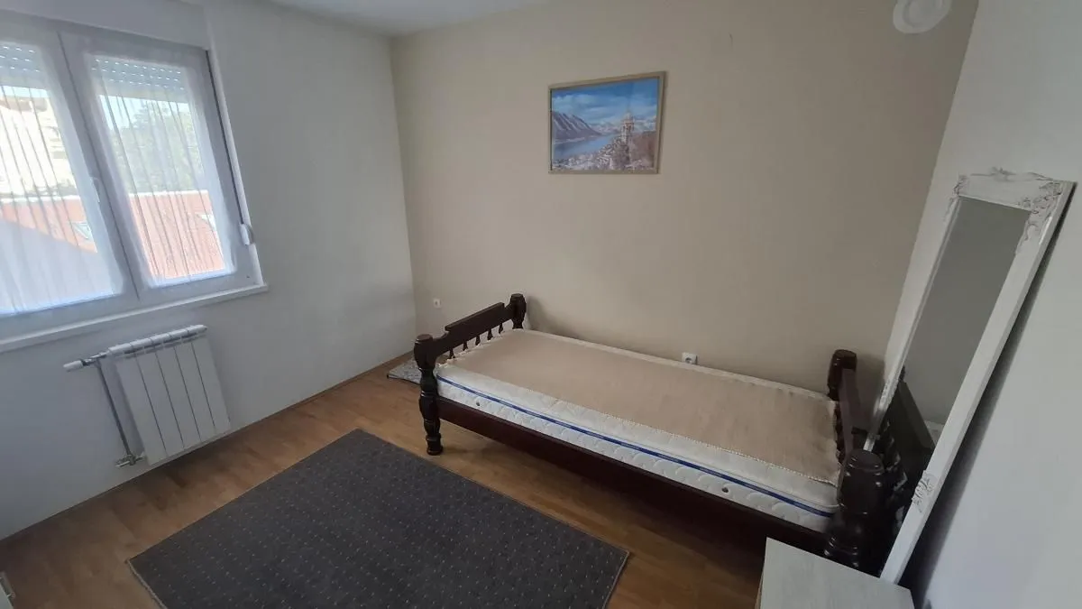 Izdavanje, jednosoban stan, 35m², Socijalno, Novi Sad Sve Podlokacije
