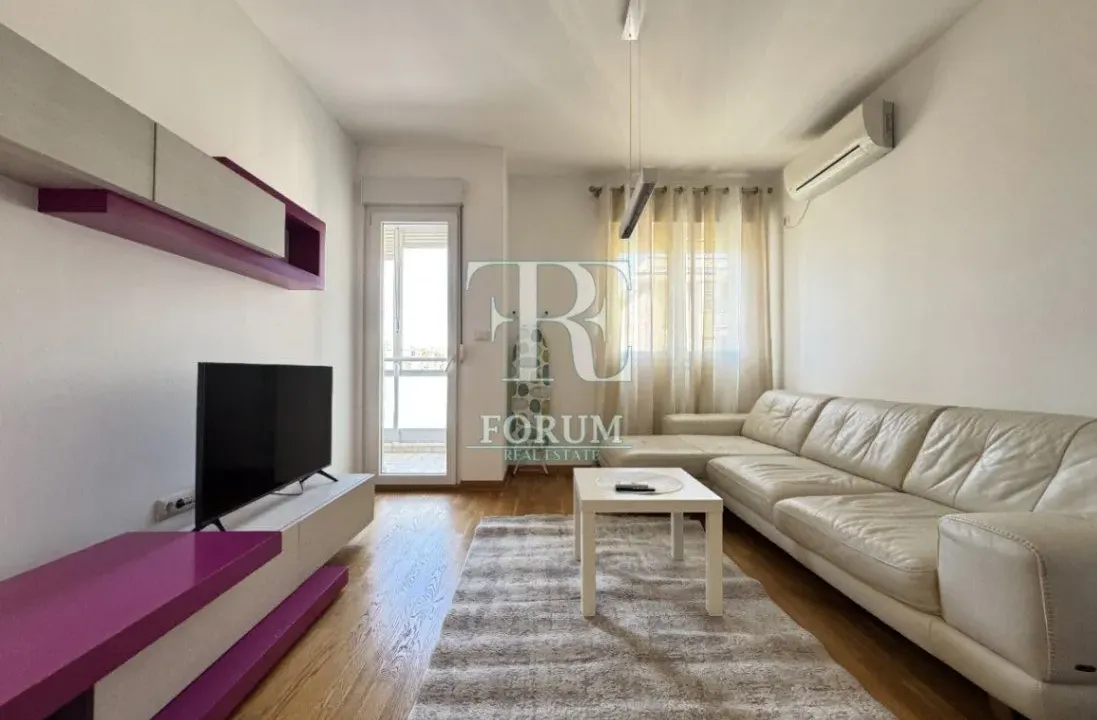 Izdavanje, jednosoban stan, 45m², City Kvart, Podgorica
