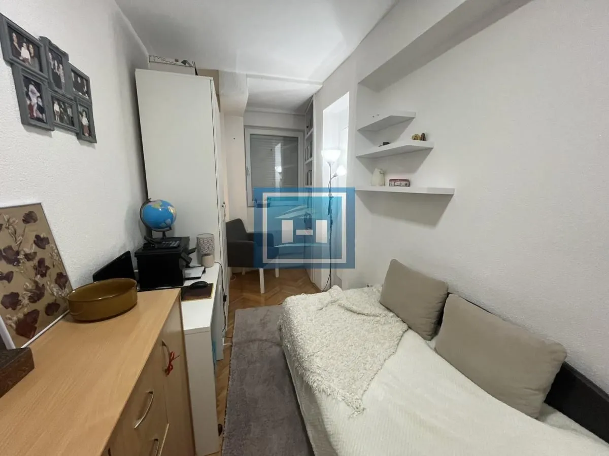 Prodaja, trosoban stan, 66m², Centar, Jagodina