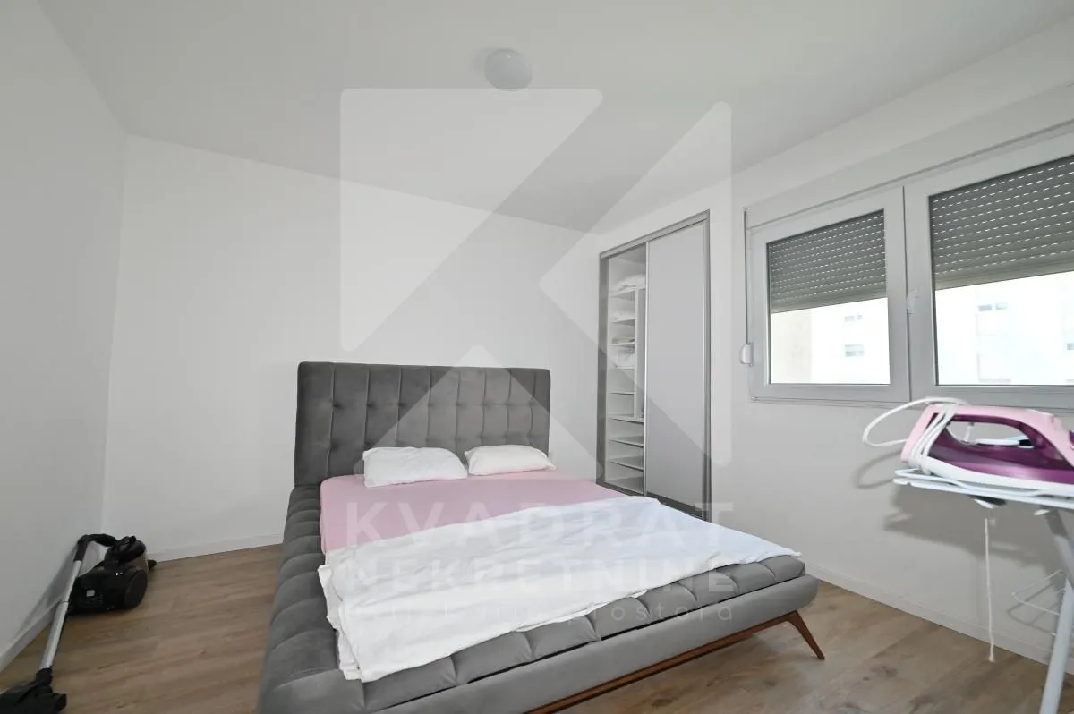 Izdavanje, dvosoban stan, 74m², Zabjelo, Podgorica