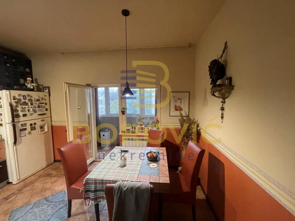 Sale, four bedroom apartment, 130m², Čukarica, Beograd