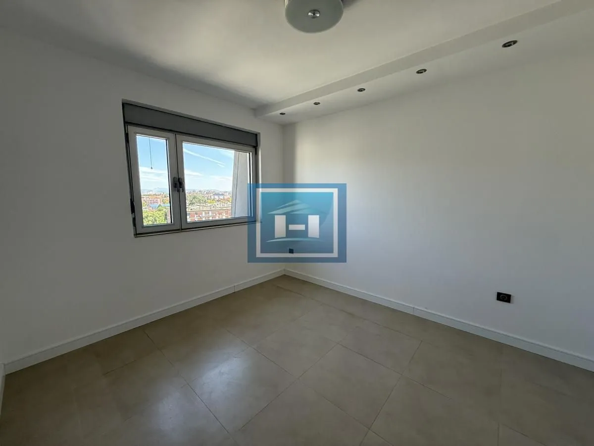 Prodaja, dvosoban stan, 77m², Vašarište, Jagodina