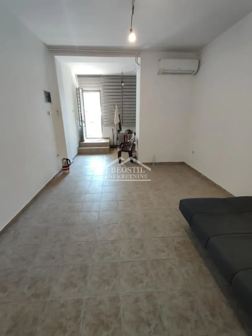 Izdavanje, poslovni prostor, 46m², Zvezdara Sve Podlokacije, Beograd