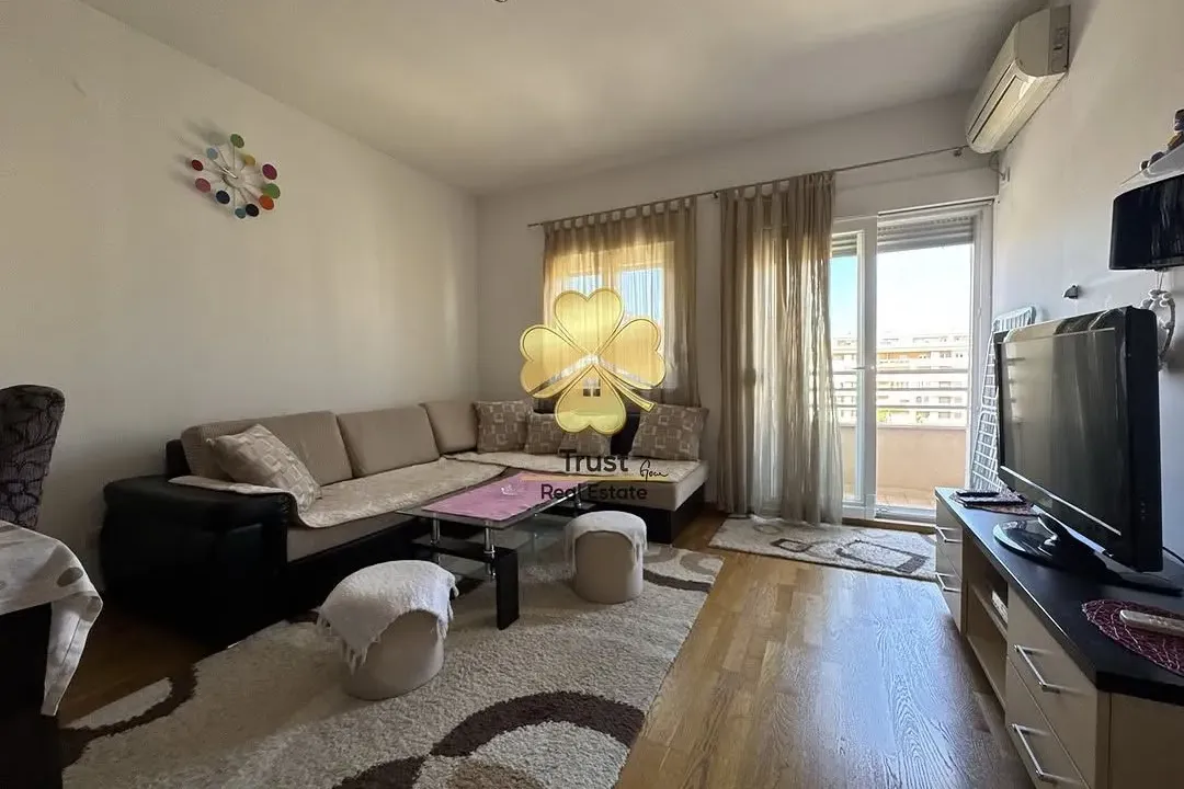 Izdavanje, jednosoban stan, 50m², City Kvart, Podgorica