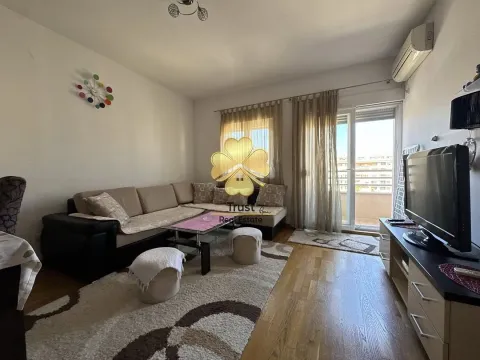 Izdavanje, jednosoban stan, 50m², City Kvart, Podgorica