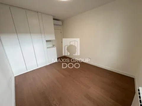 Izdavanje, trosoban stan, 85m², Savski Venac, Beograd - image 12