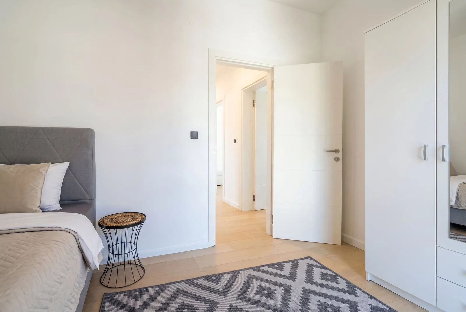 Prodaja, trosoban stan, 50m², Tivat, Crna Gora