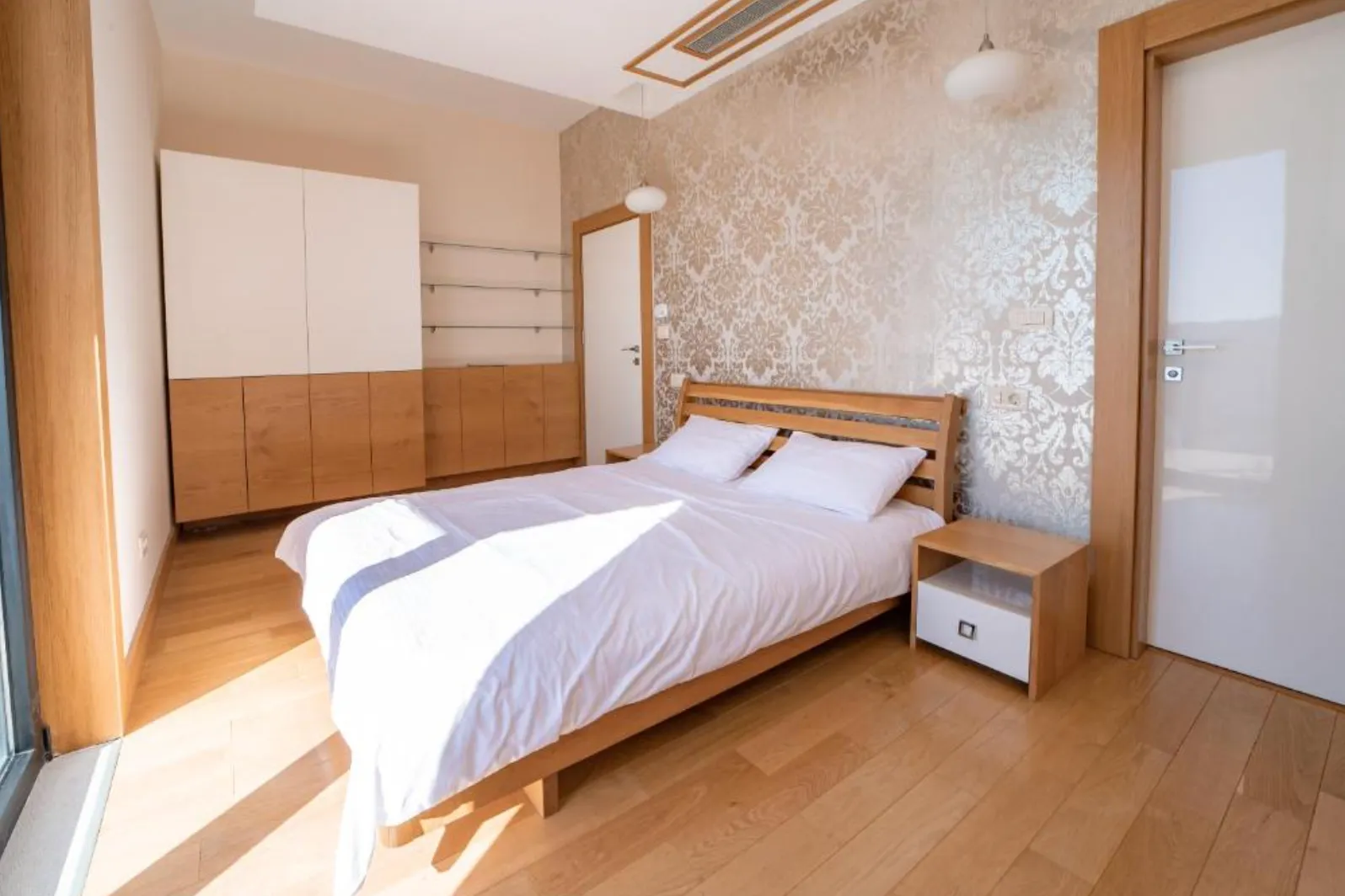 Rent, house, 300m², Dub, Kotor