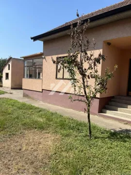 Kuća in Veternik