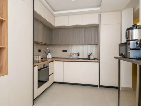 Izdavanje, kuća, 280m², Stari Aerodrom, Podgorica - image 3