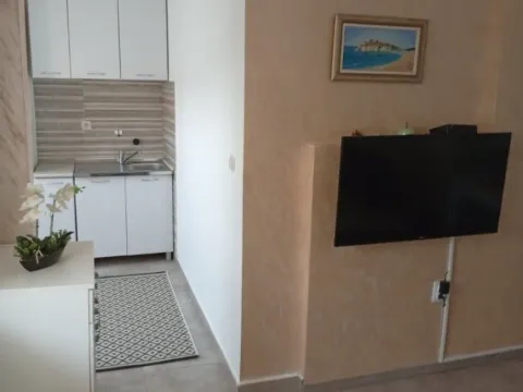 Prodaja, garsonjera, 27m², Centar, Podgorica - image 11