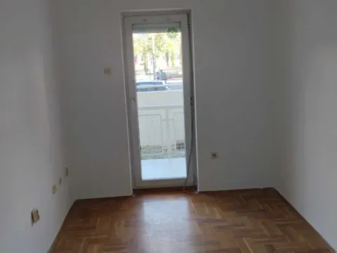 Prodaja, dvosoban stan, 84m², Stari Aerodrom, Podgorica - image 8