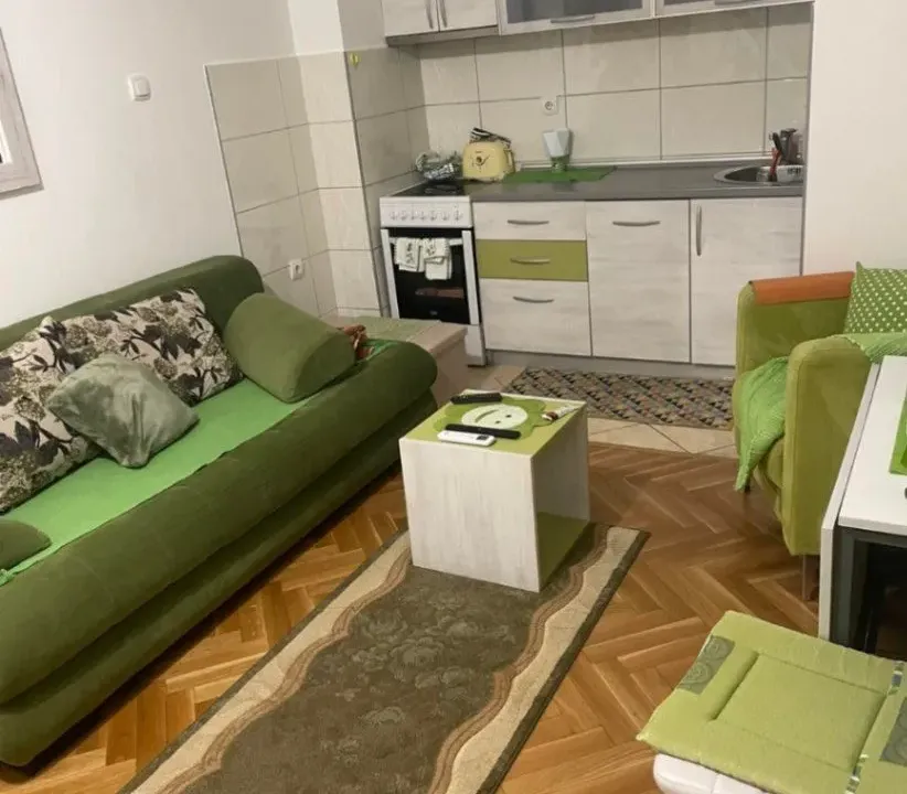 Izdavanje, garsonjera, 31m², Blok 9, Podgorica