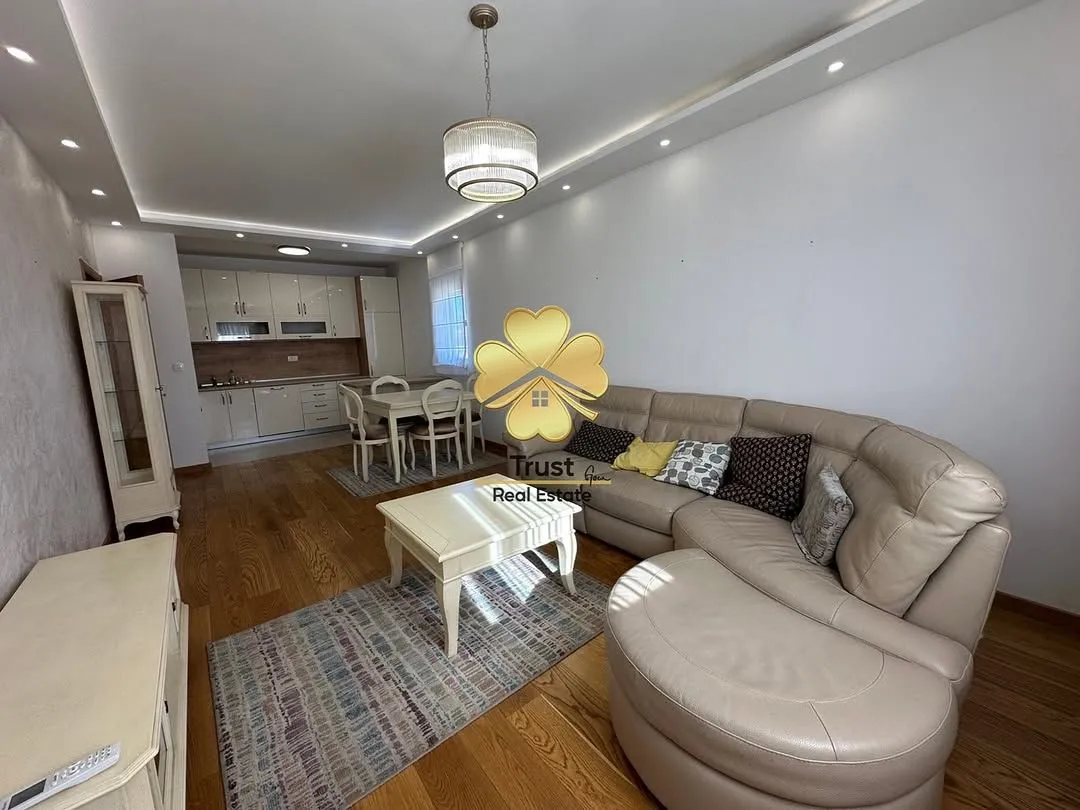 Izdavanje, dvosoban stan, 72m², New City, Podgorica