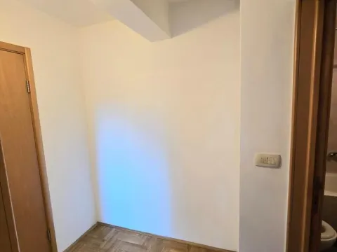 Prodaja, dvosoban stan, 64m², Stari Aerodrom, Podgorica - image 17