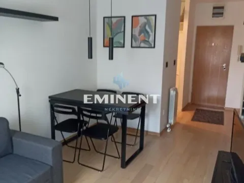 Rent, two bedroom apartment, 37m², Crveni Krst, Beograd - image 2