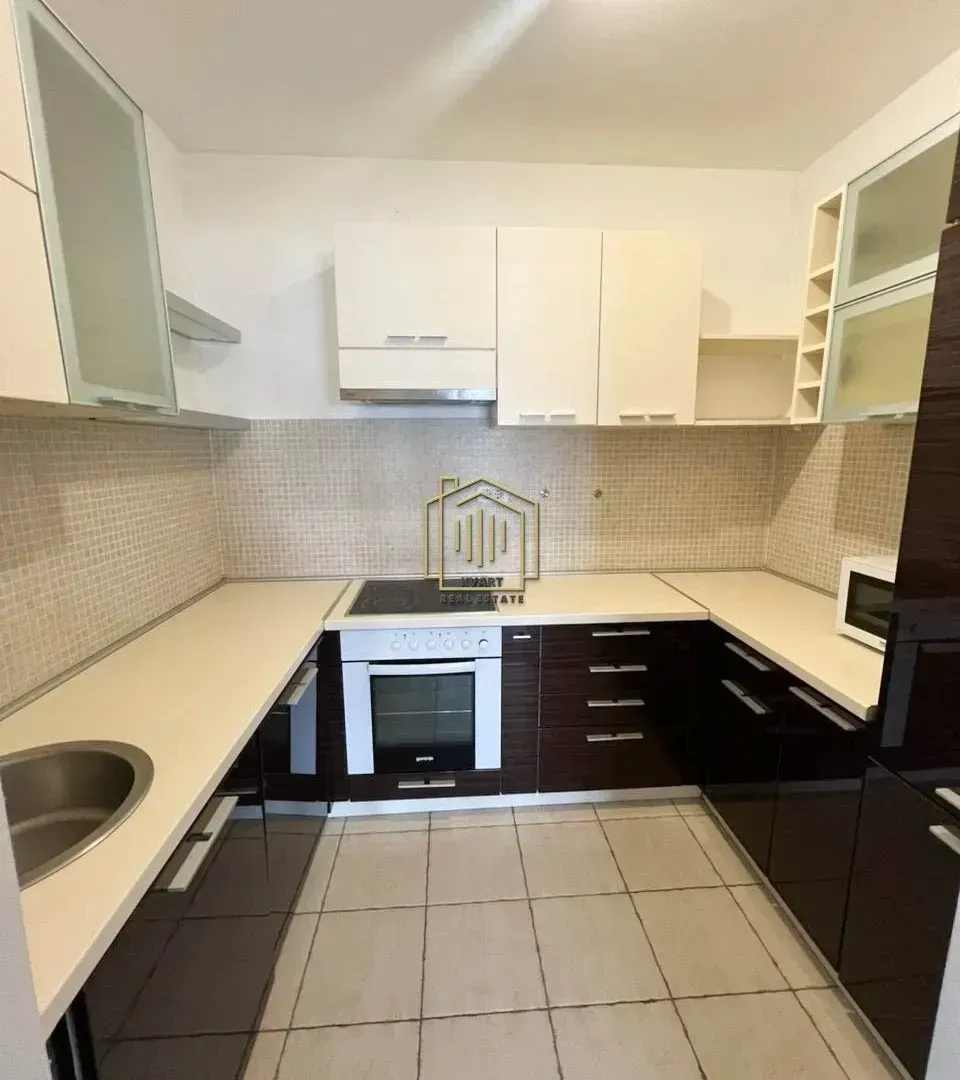 Prodaja, četvorosoban stan, 220m², Preko Morače, Podgorica