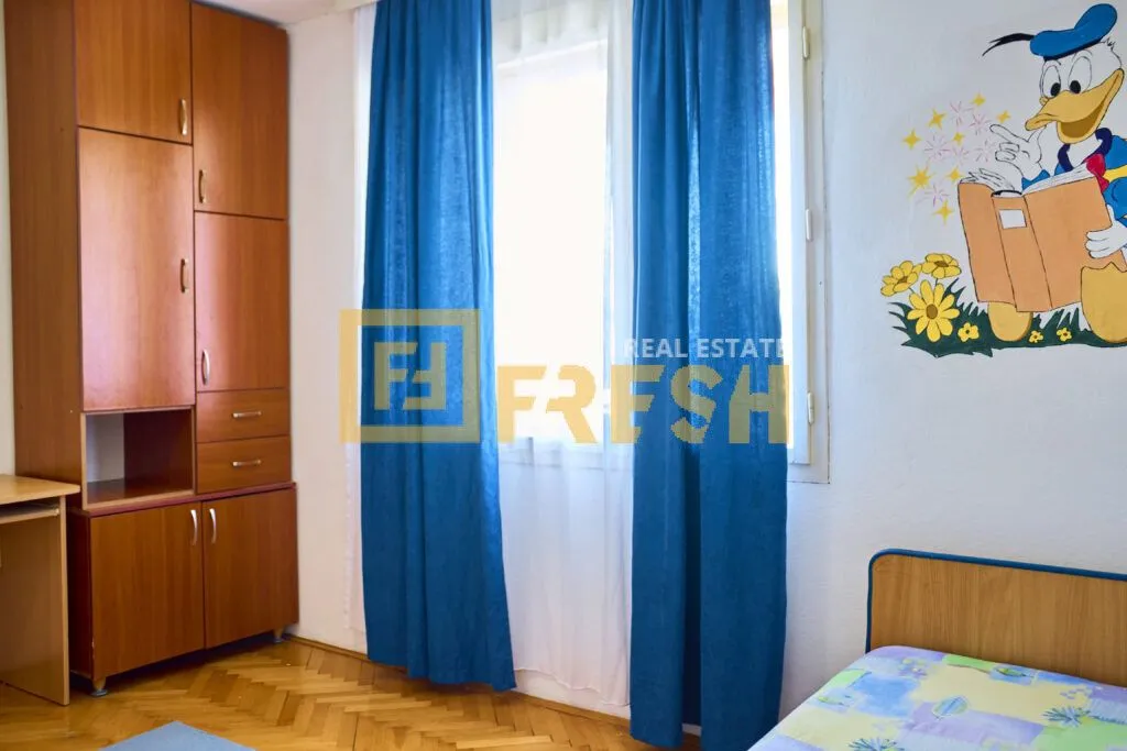 Izdavanje, dvosoban stan, 90m², Tološi, Podgorica