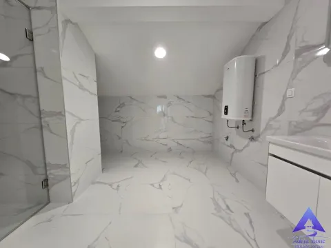 Prodaja, trosoban stan, 140m², Dobrota, Kotor - image 10