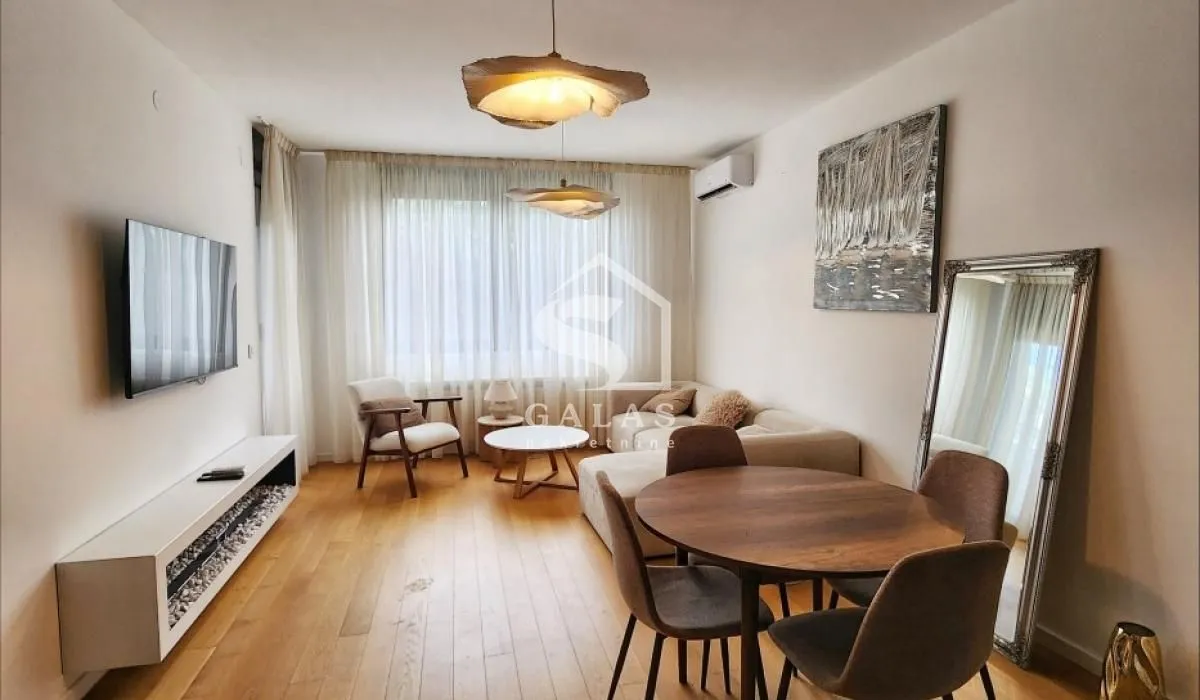 Prodaja, dvosoban stan, 44m², Zemun Cara Dušana, Zemun Sve Podlokacije