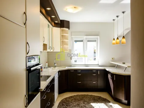 Izdavanje, trosoban stan, 120m², City Kvart, Podgorica - image 4