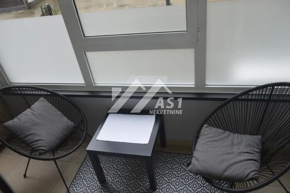 Izdavanje, jednosoban stan, 35m², Bulevar Oslobodjenja, Novi Sad Sve Podlokacije