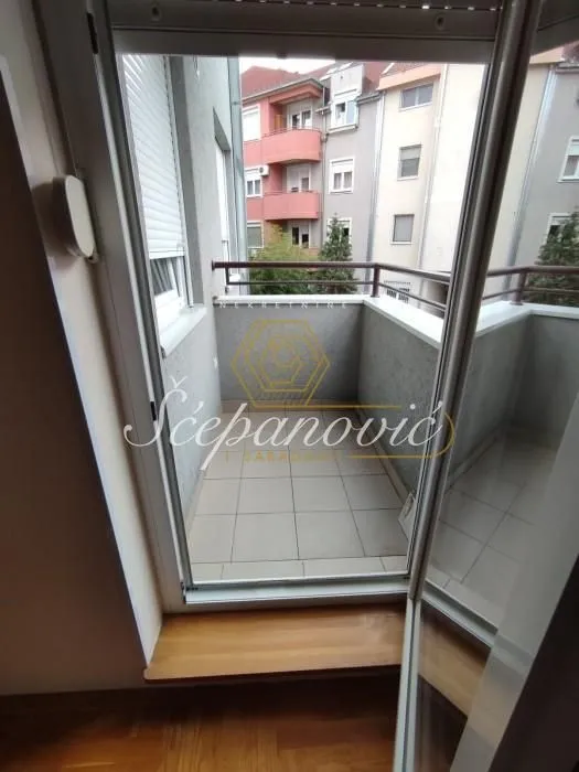 Prodaja, dvosoban stan, 43m², Grbavica, Novi Sad Sve Podlokacije