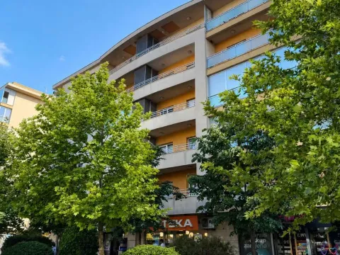 Izdavanje, jednosoban stan, 50m², City Kvart, Podgorica - image 3