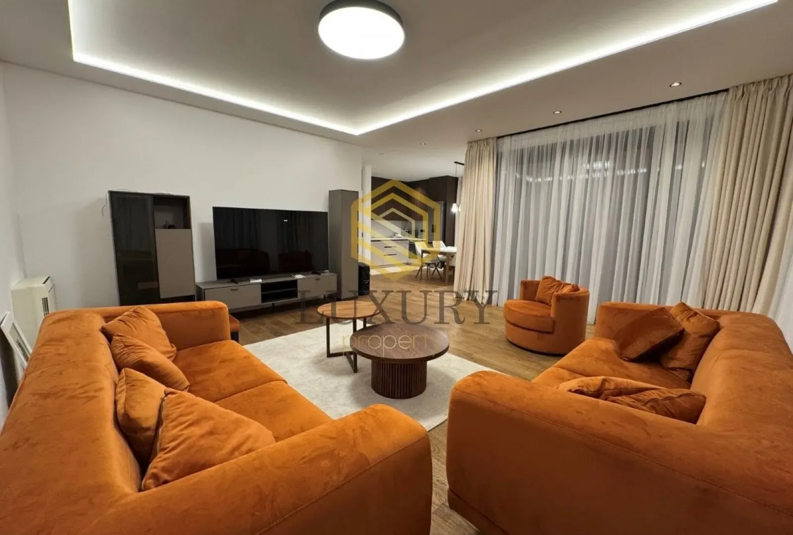 Izdavanje, kuća, 180m², Gornja Gorica, Podgorica