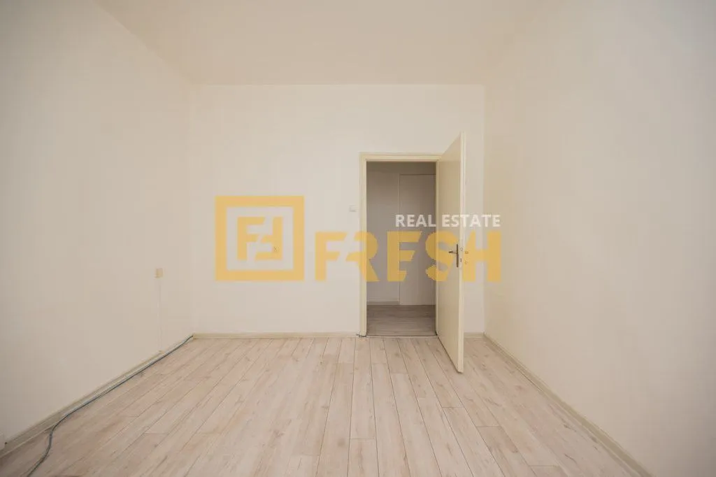 Izdavanje, poslovni prostor, 85m², Centar, Podgorica