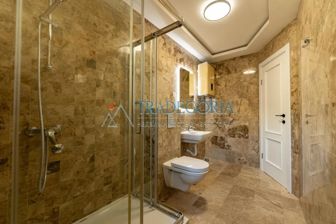 Prodaja, trosoban stan, 160m², Pržno, Budva