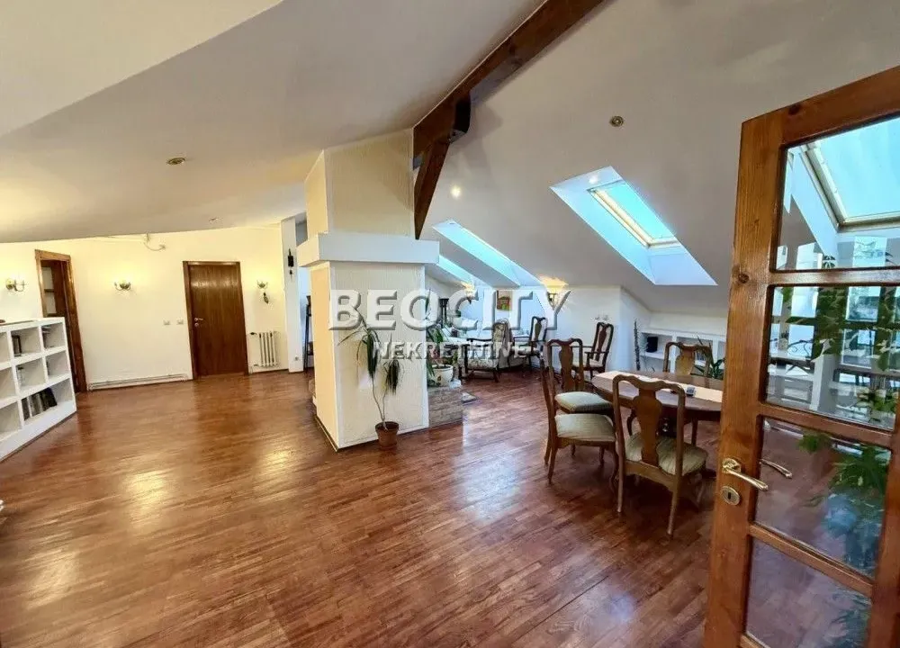 Izdavanje, stan, 200m², Skadarlija, Beograd