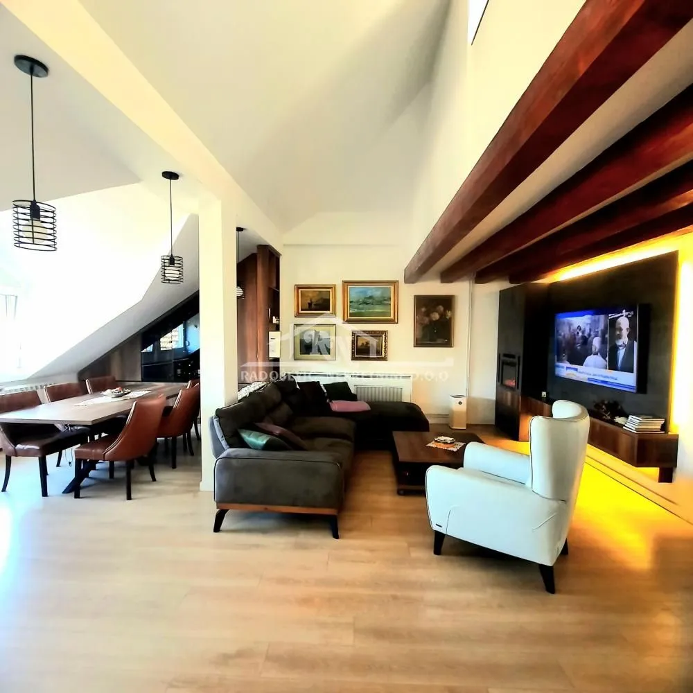 Prodaja, četvorosoban stan, 102m², Golf Naselje, Beograd