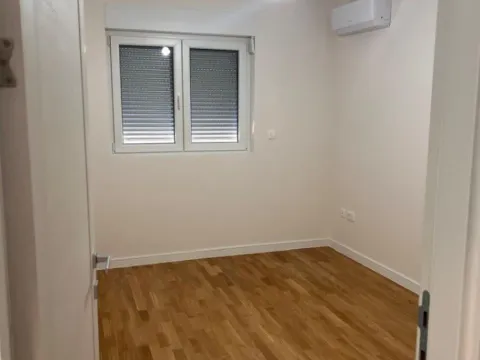 Prodaja, stan, 58m², Pobrežje, Podgorica - image 5