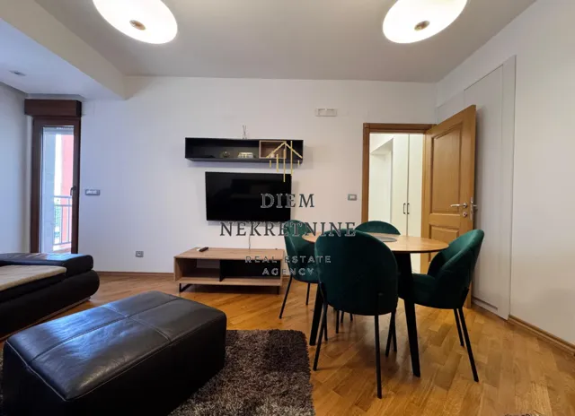 Izdavanje, jednosoban stan, 50m², City Kvart, Podgorica