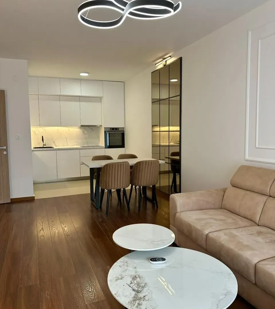 Izdavanje, dvosoban stan, 72m², Master Kvart, Podgorica