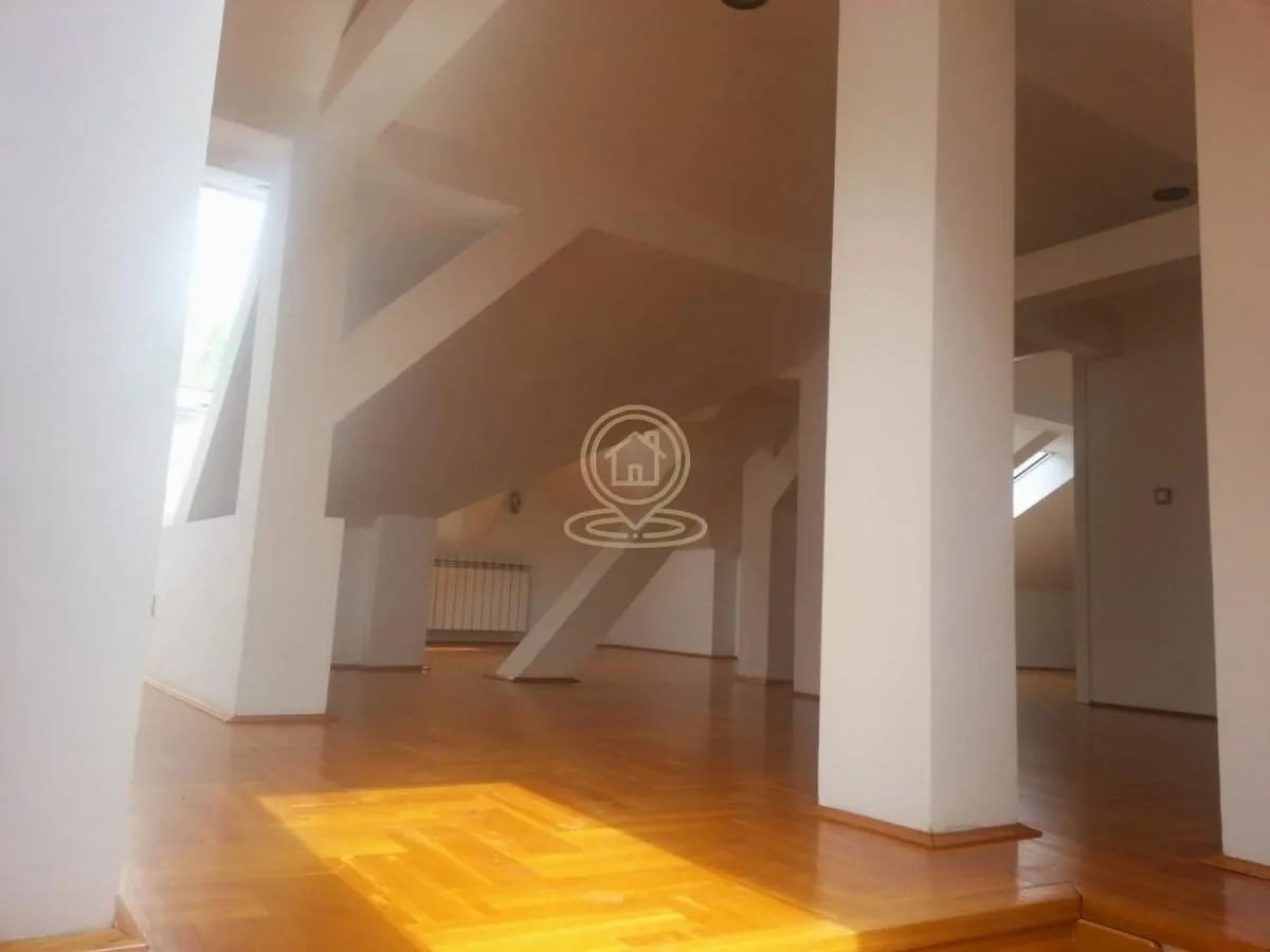 Izdavanje, kuća, 170m², Savski Venac, Beograd