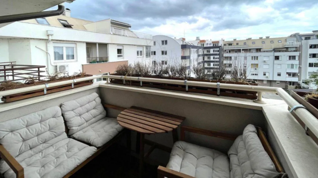 Prodaja, četvorosoban stan, 66m², Petrovaradin, Novi Sad