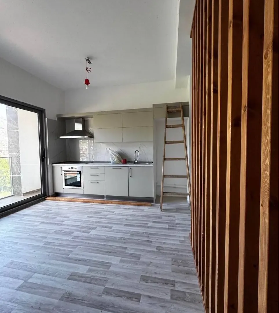 Prodaja, jednosoban stan, 43m², Centar, Bar