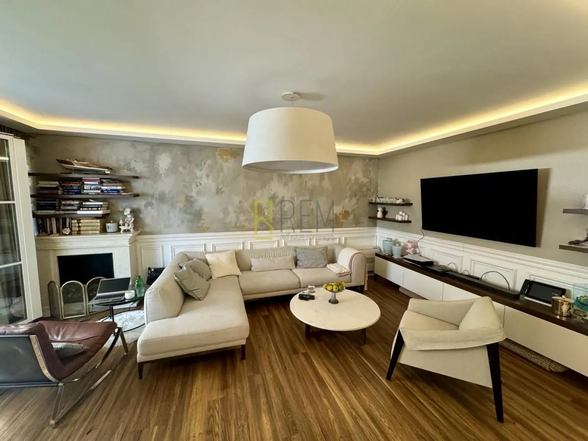Prodaja, trosoban stan, 130m², Centar, Podgorica