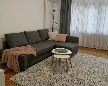 Izdavanje, jednosoban stan, 37m2, Centar, Beograd Izdavanje, jednosoban stan, 37m2, Centar, Beograd