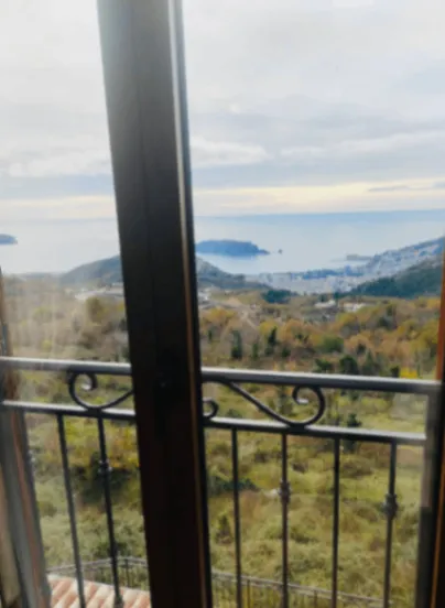 Izdavanje, kuća, 300m², Lapčići, Budva
