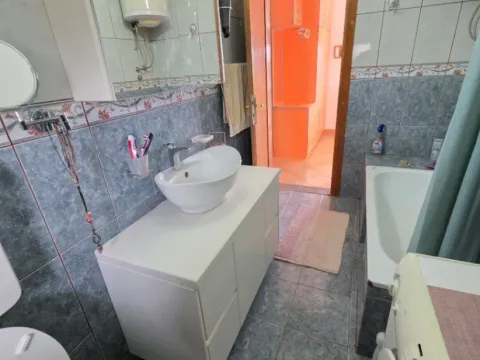 Izdavanje, dvosoban stan, 85m², Momišići, Podgorica - image 13