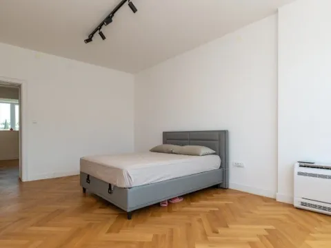 Rent, two bedroom apartment, 70m², Podgorica, Crna Gora - image 5