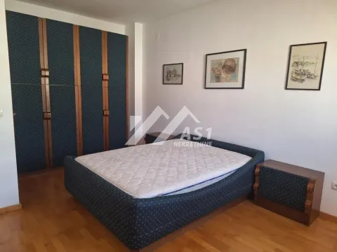 Izdavanje, dvosoban stan, 58m², Stari grad, Novi Sad - image 6